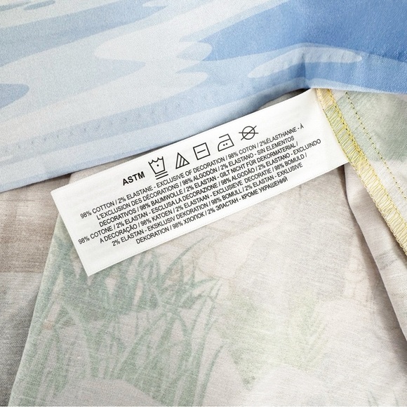 Loungefly Stitch Shoppe X Disney Snow White Smile and a Song Sandy Skirt - Picture 7 of 8